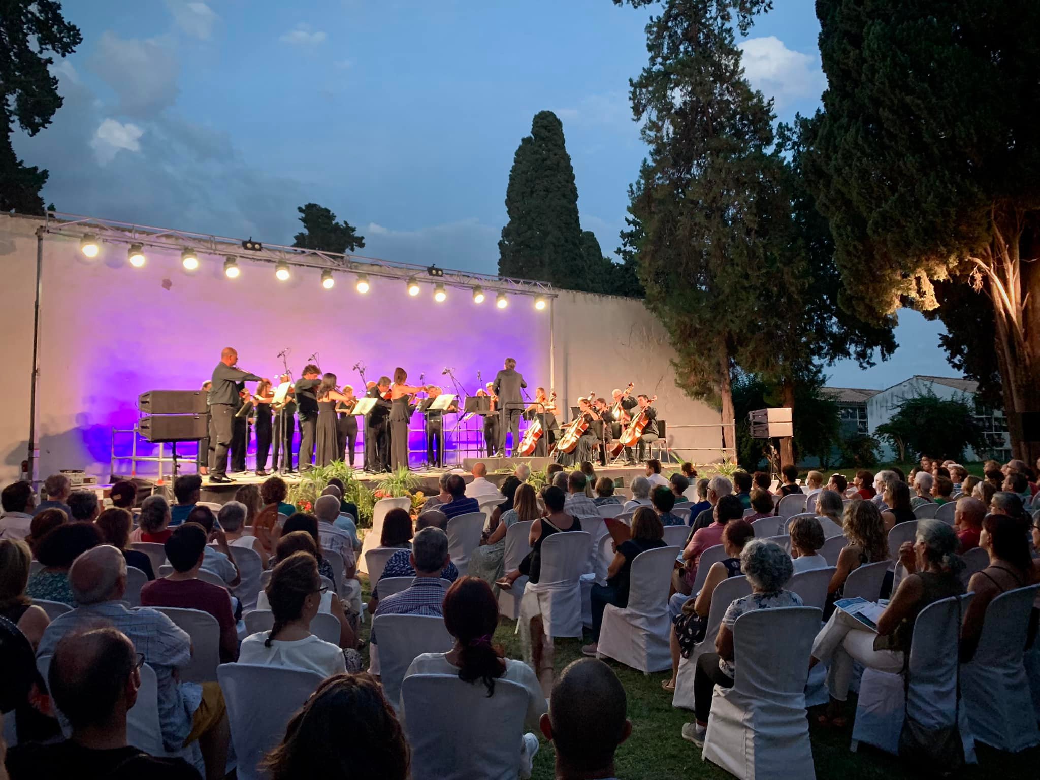 La Orquesta de Córdoba sorprende al público en un escenario único para hablar del poder del amor y de la aceptación.