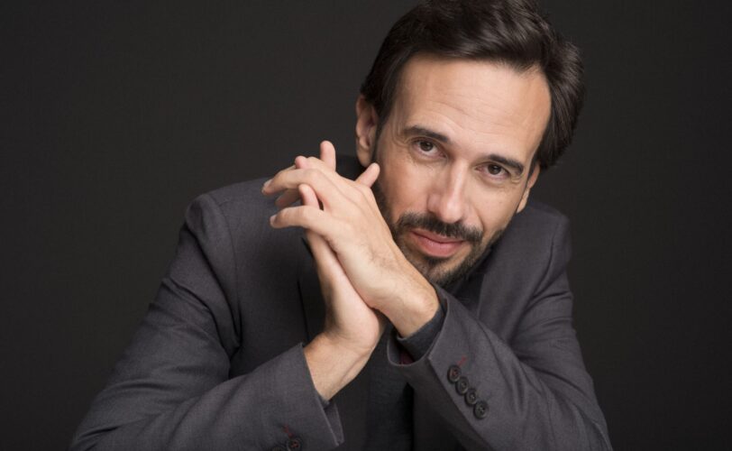 El pianista Iván Martín, acompañará a la Orquesta de Córdoba como director invitado y solista.